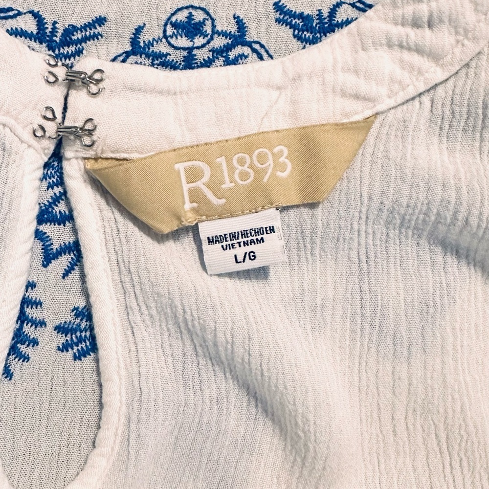 Embroidered White and Blue Women's Top - Picture 4 of 7